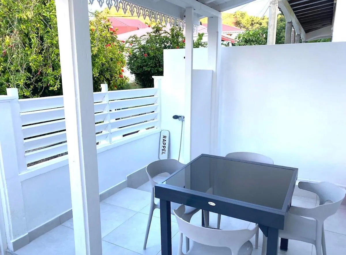 La Petite Maison Blanche Terre-De-Haut Hébergement de vacances